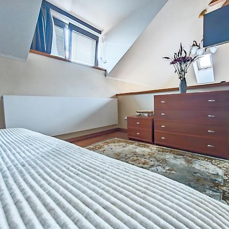 Unique Location With Hot-Tub, Terrace And Garden Villa Prag Exteriör bild