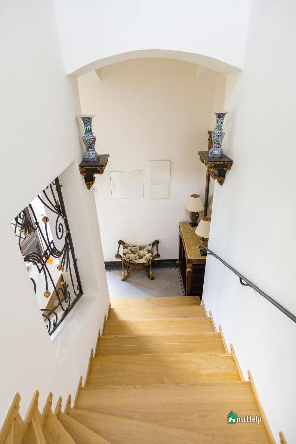 Villa With Hot-Tub, Terrace And Garden, Wenceslass Square Prag Exteriör bild