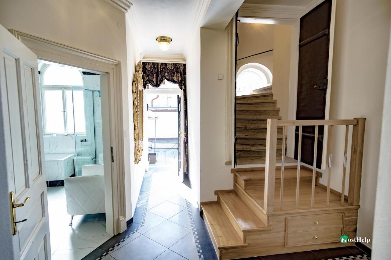 Villa With Hot-Tub, Terrace And Garden, Wenceslass Square Prag Exteriör bild