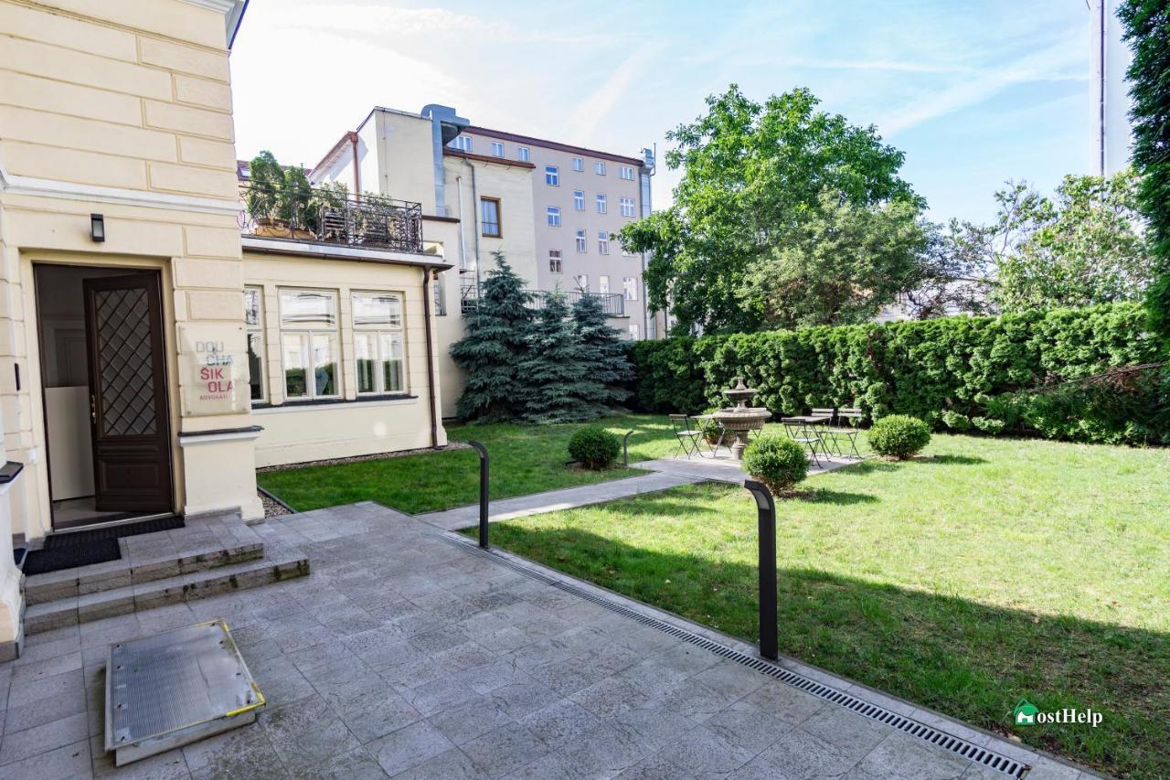 Villa With Hot-Tub, Terrace And Garden, Wenceslass Square Prag Exteriör bild