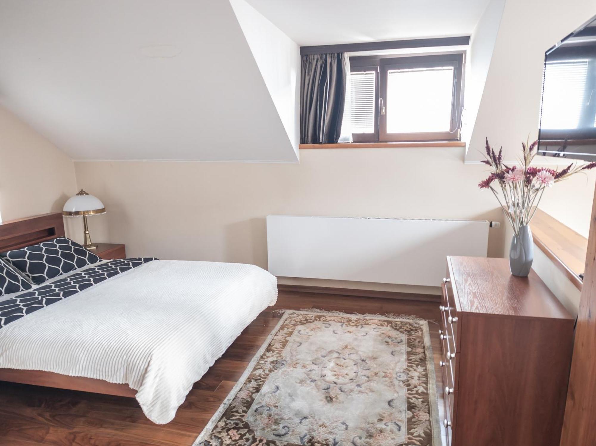 Unique Location With Hot-Tub, Terrace And Garden Villa Prag Exteriör bild