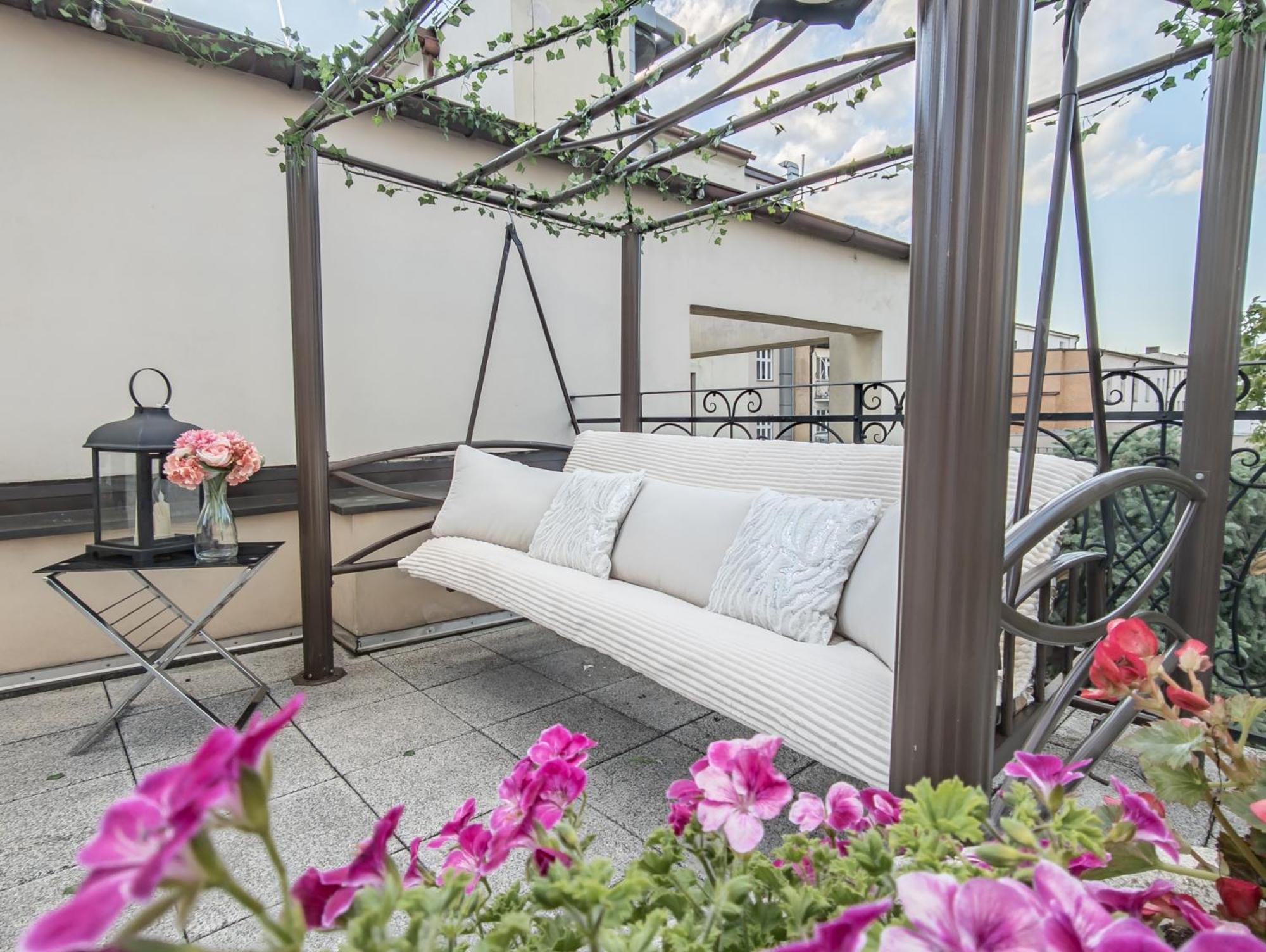 Villa With Hot-Tub, Terrace And Garden, Wenceslass Square Prag Exteriör bild